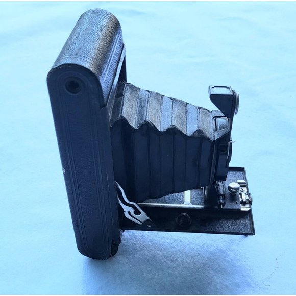 Vintage Eastman Kodak No. 2 Folding Model B Camera with Bevels USA 1930S.....H